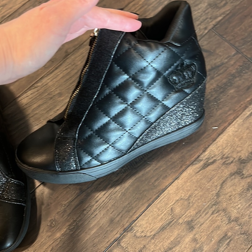 Black with gold zipper juicy couture wedge booties